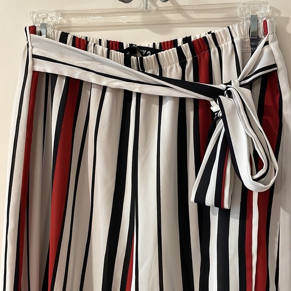 Striped flowy pants - Picture 2 of 3